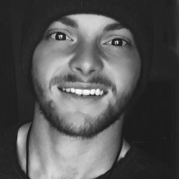 Meet your Posher, Alex - Picture 1 of 1